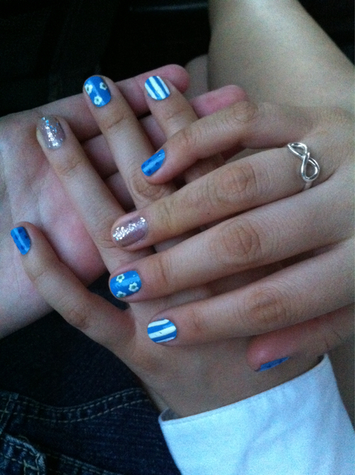 Blue floral stripe nails Blue floral stripe nails