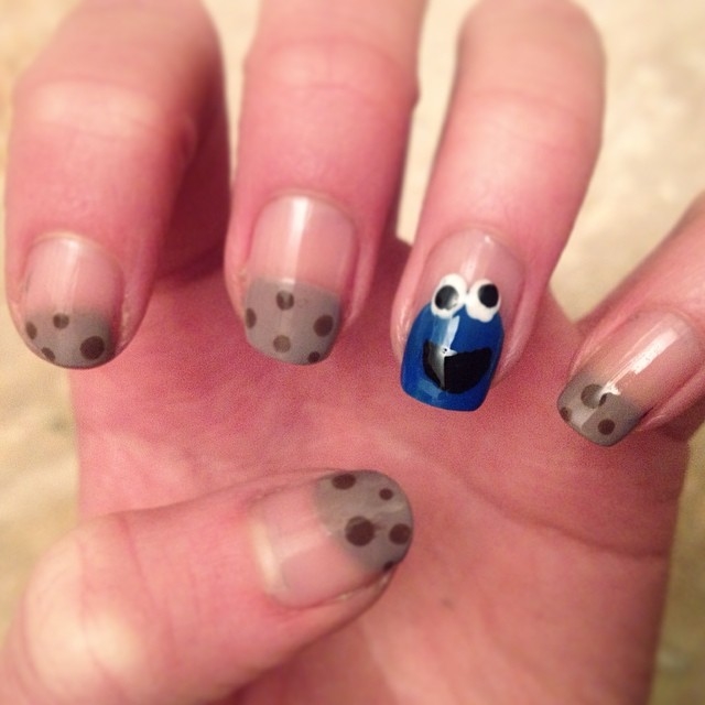 Cookie monster nails