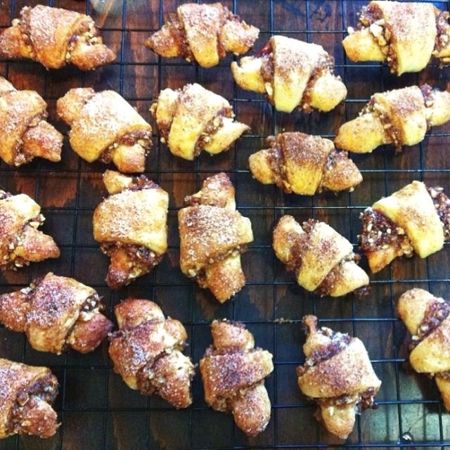 Almond raspberry croissant cookies