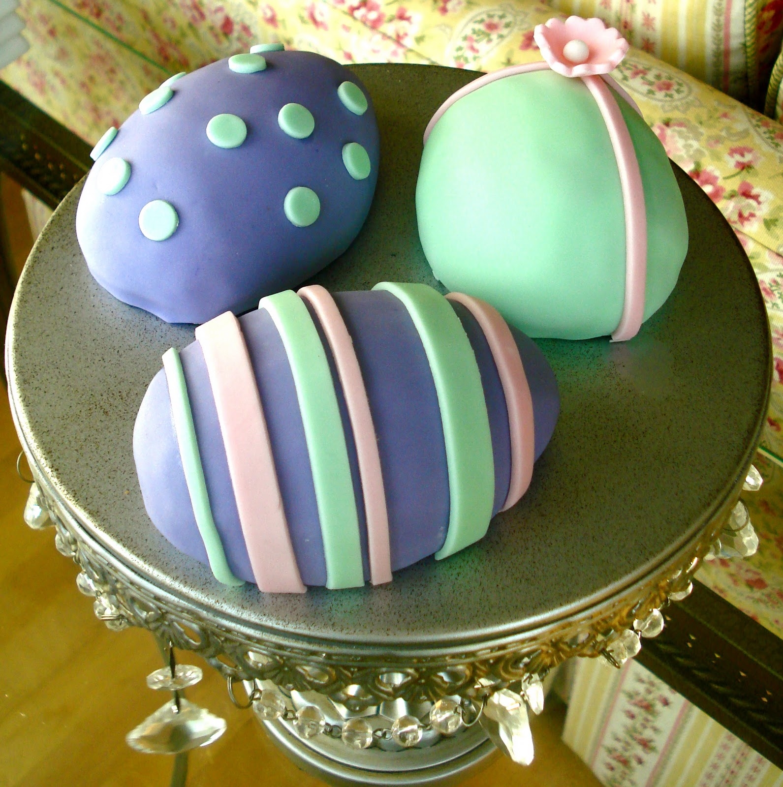 Egg Cakes with Frosting