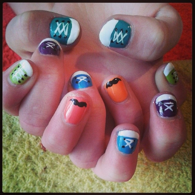 Colorful shoe nails
