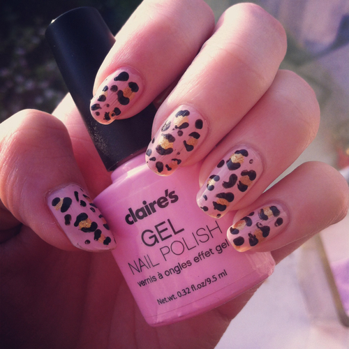 Pink leopard gold nails Pink leopard gold nails
