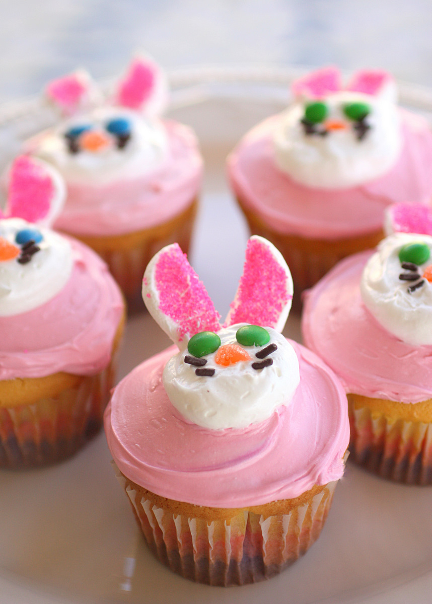 EASTER BUNNY AND FLOWER CUPCAKES