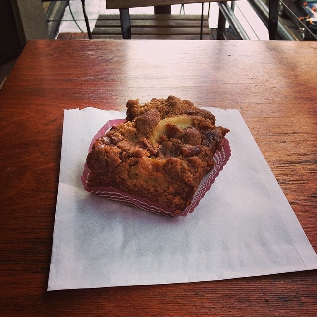 Apple cinnamon cake