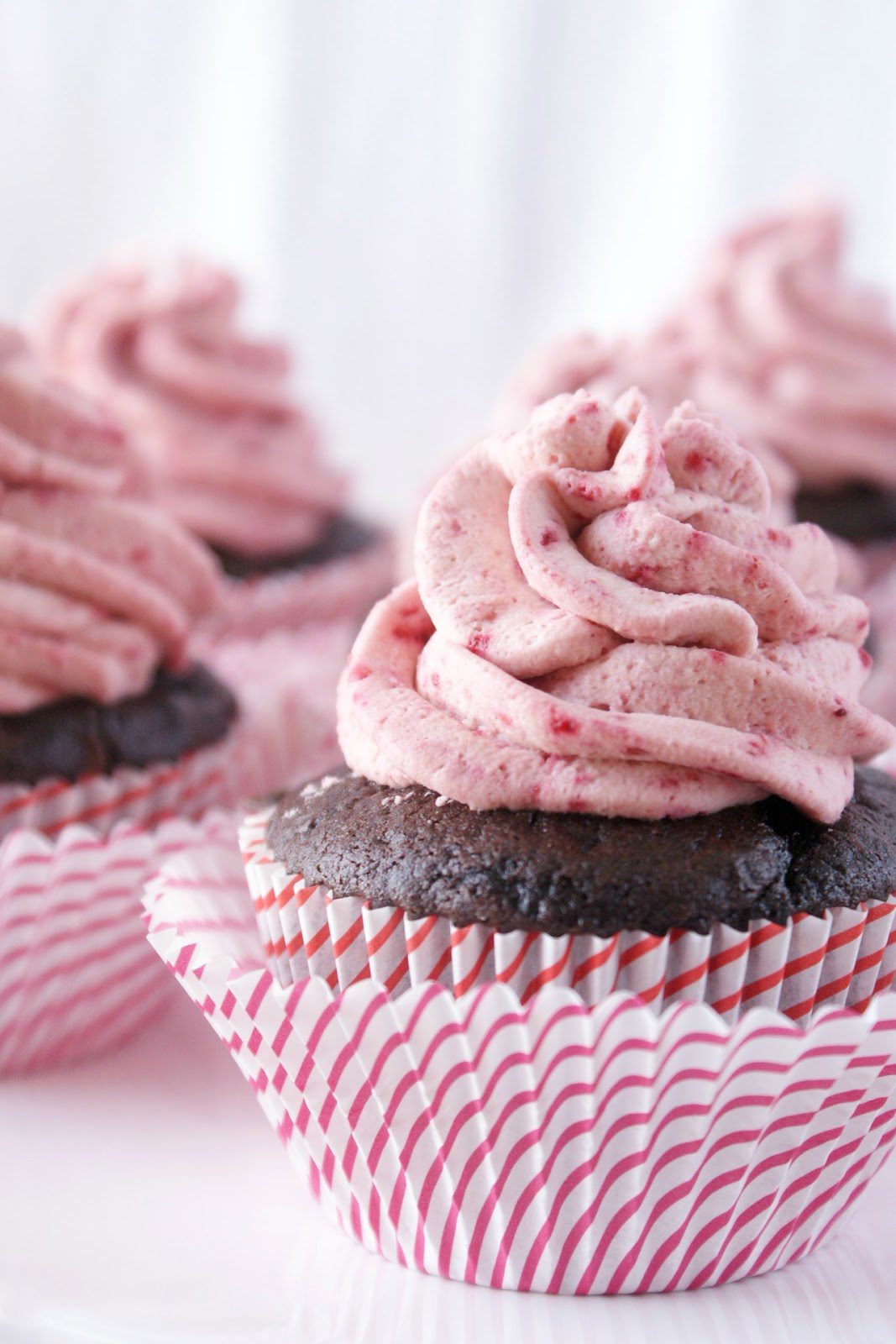 Strawberry frosted cupcakes Strawberry frosted cupcakes
