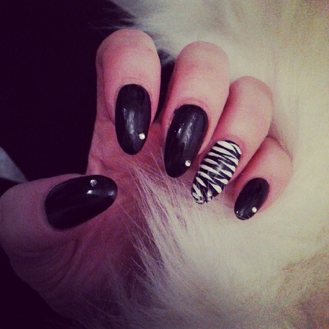 Black and white nails Black and white nails