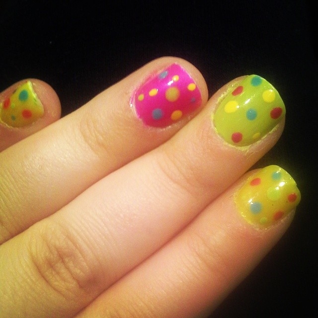 Easter polka dot nails Easter polka dot nails