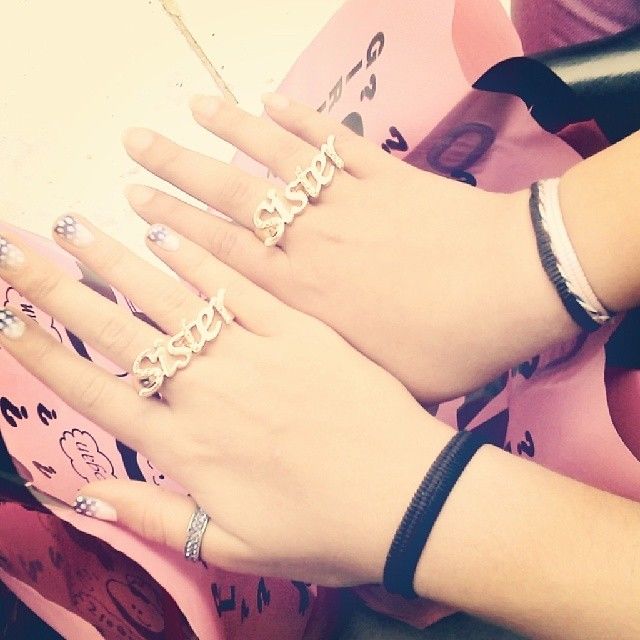 Sister finger rings