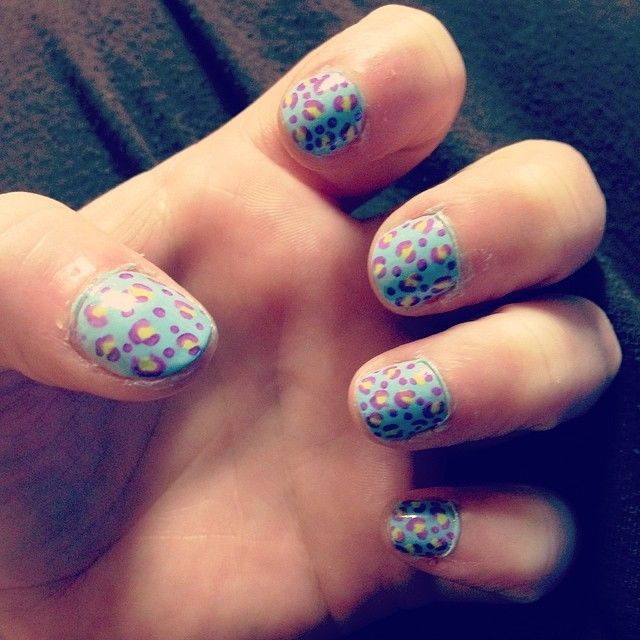 Cheetah print nails