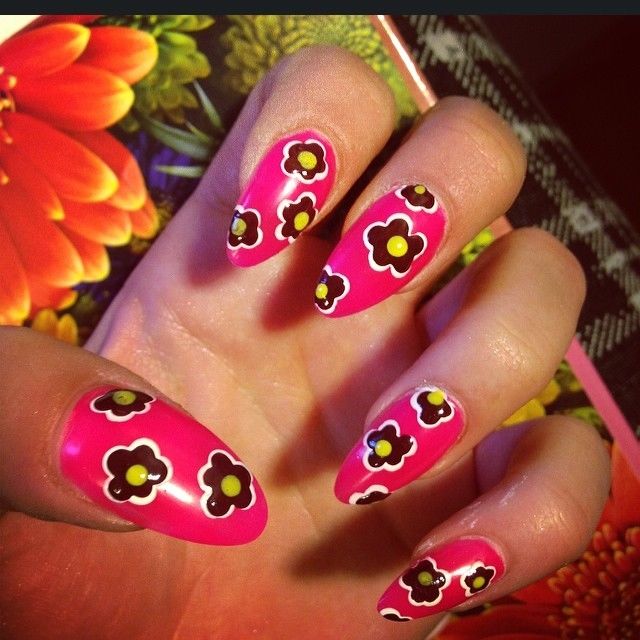 Flower nail art Flower nail art