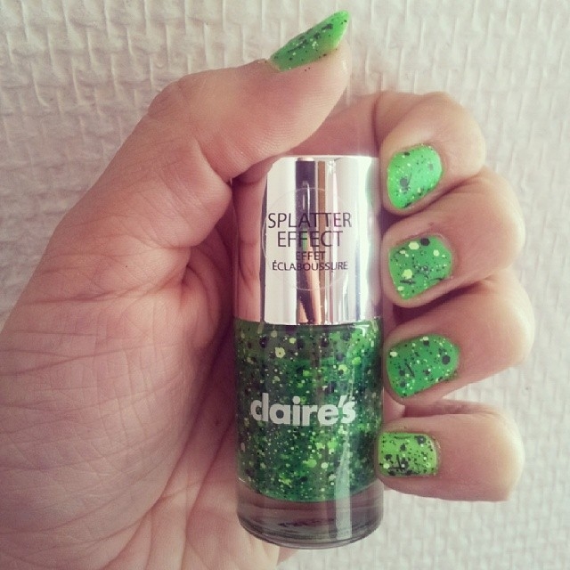 Green splatter nails