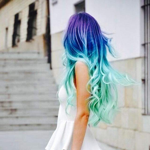 Blue amazing curls Blue amazing curls