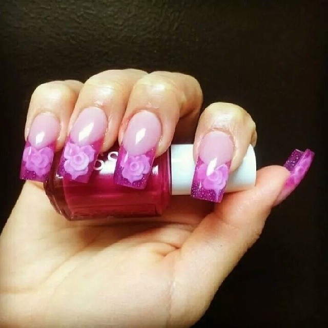 Rose tip manicure Rose tip manicure