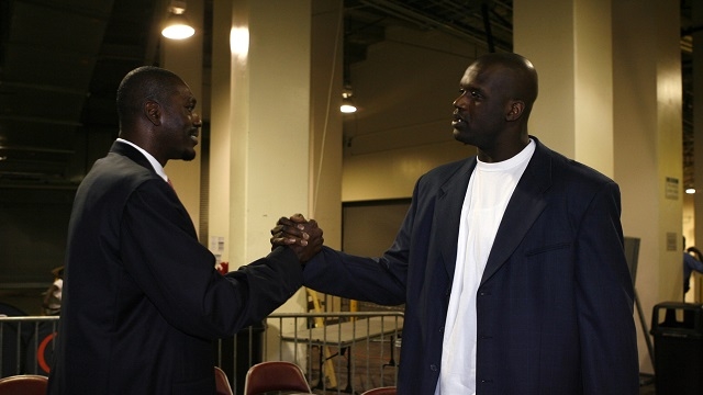 2X CHAMPION GREETS 4X CHAMPION 2X CHAMPION GREETS 4X CHAMPION