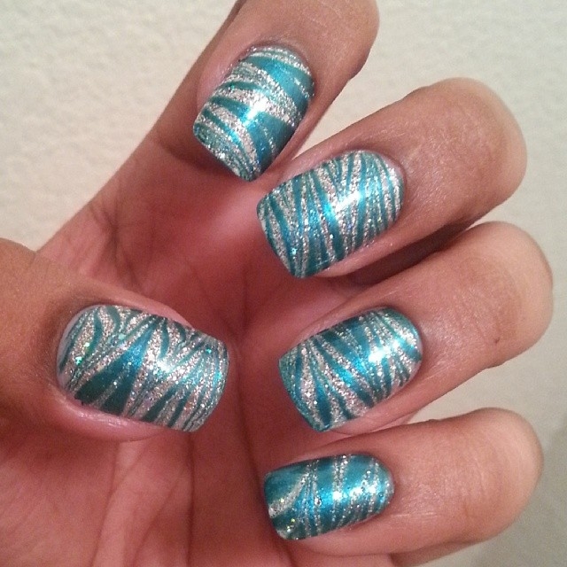 Blue metallic accent nails Blue metallic accent nails