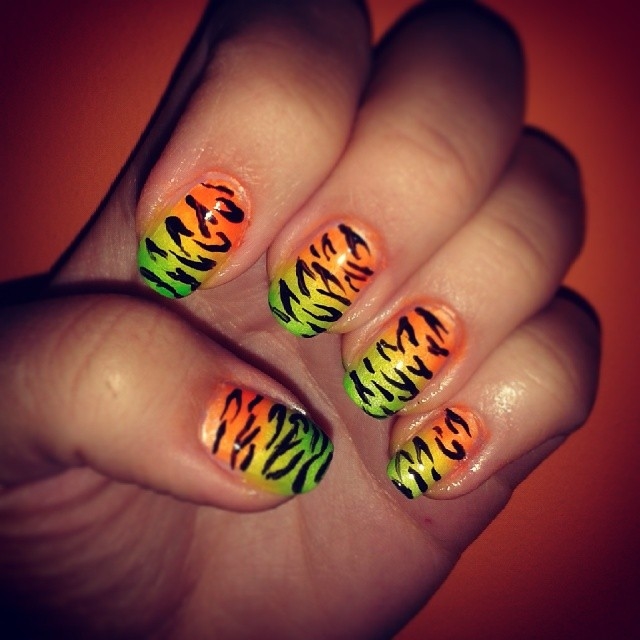 Ombre zebra nails