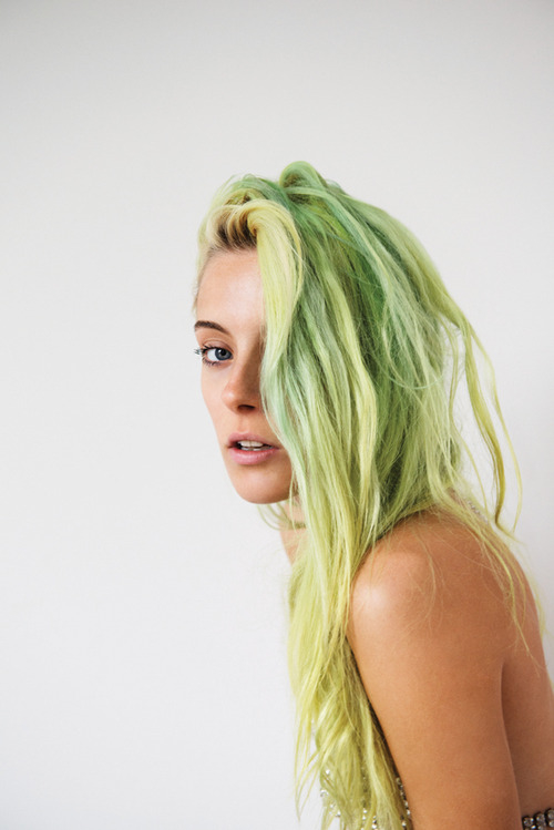 Green hair do