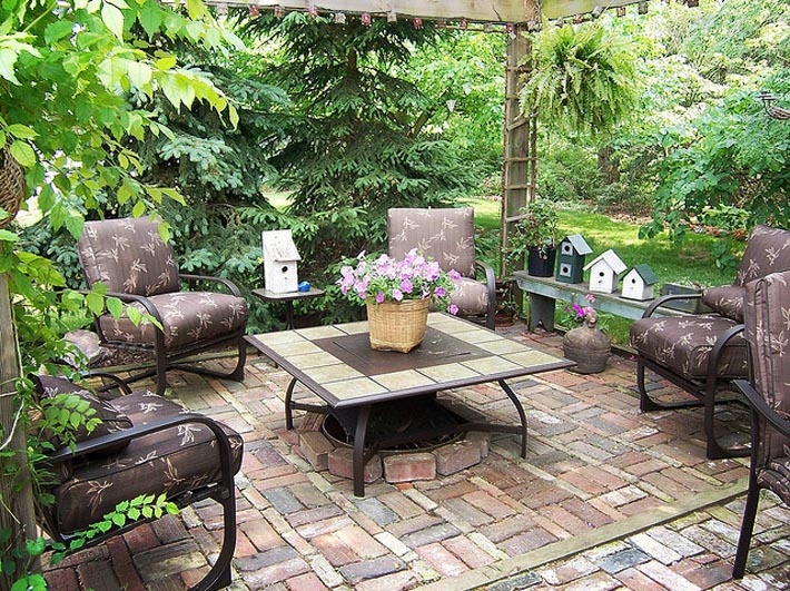 Comfy Brick Patio Comfy Brick Patio