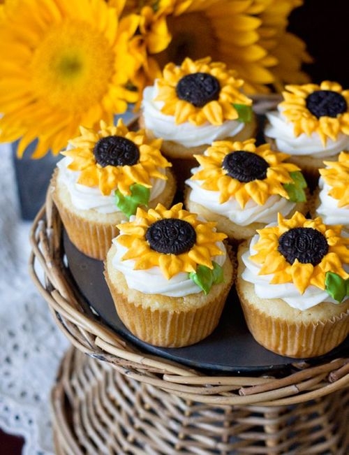 Sunflower cupcakes