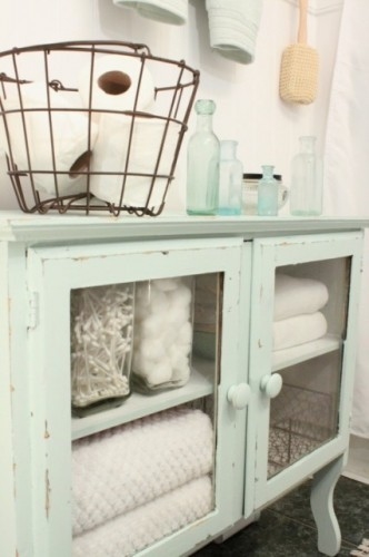 Cute Vintage Cabinet for Bathroom Storage Cute Vintage Cabinet for Bathroom Storage