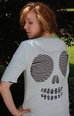DIY Cutout Skully Tee DIY Cutout Skully Tee