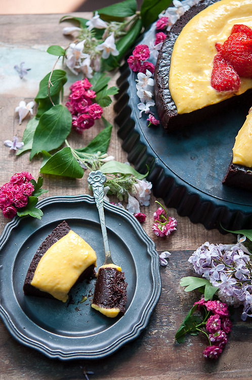 Chocolate cake with orange curd