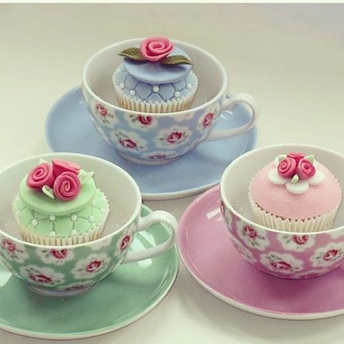 Cupcakes in Pretty Teacups Cupcakes in Pretty Teacups
