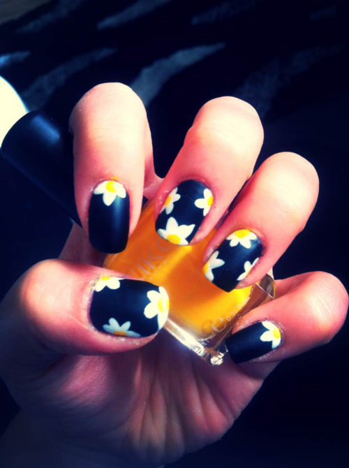 Daisy nails Daisy nails