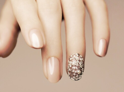 Nude beauty nails