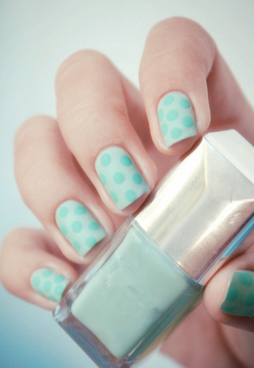 Teal polka dot nails Teal polka dot nails