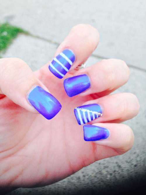 Blue nail art