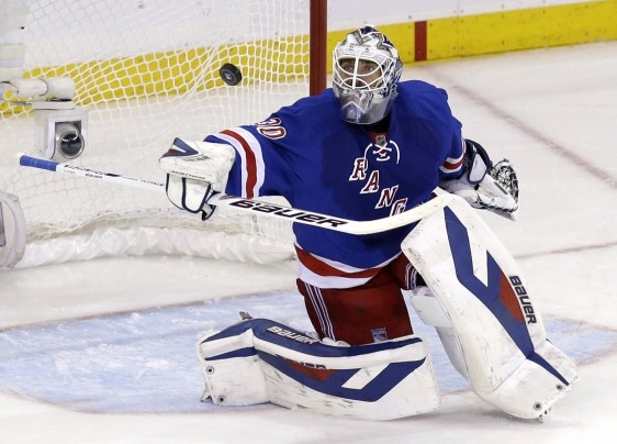 KING lUNDQUIST BLOCKS PUCK KING lUNDQUIST BLOCKS PUCK