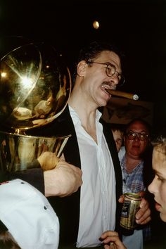 PHIL jACKSON 1ST COACH  FINALS VICTORY