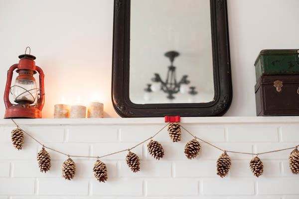 DIY Gold Leaf Pine Cone Garland DIY Gold Leaf Pine Cone Garland