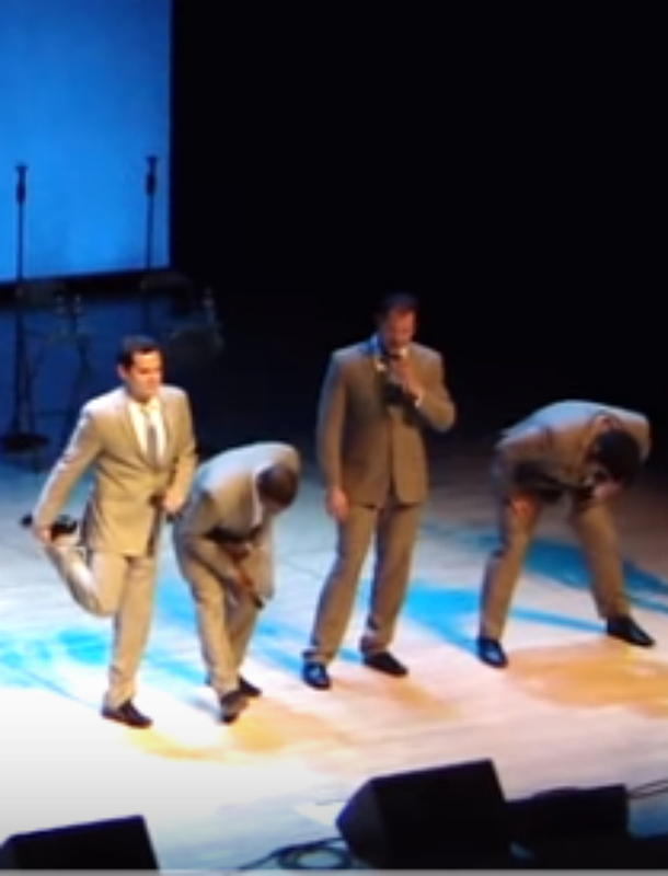 ​10 Talented Men Step On Stage To Sing A Timeless Rendition; Now Watch When They Start Dancing - picture 3