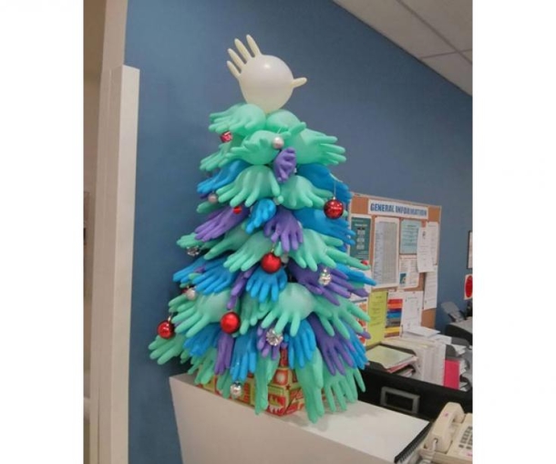 ​17 Hospitals Showing Cheer During The Holidays (Photos) - picture 13