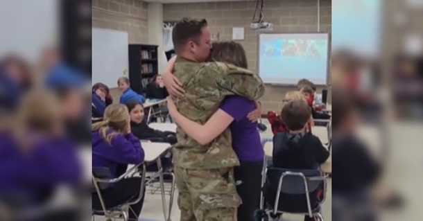 “Deployed” Father Attends Daughter’s Class On Zoom — Moments Later He Walks In The Room! - picture 2