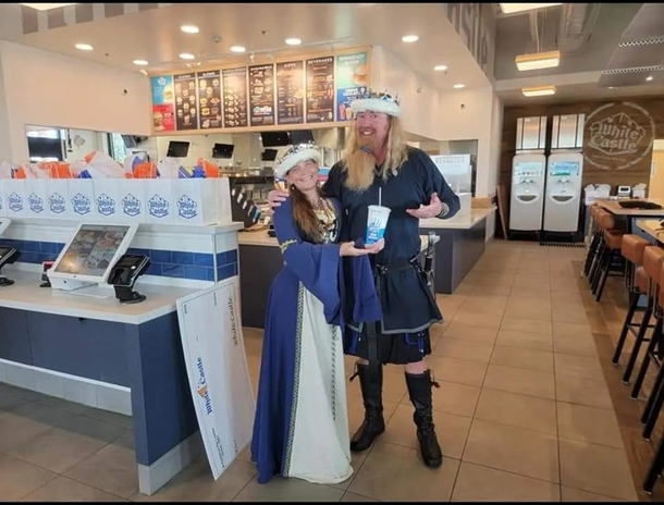 ‘I will never forget’: Woman gets married at the exact burger chain where she was fed as a homeless teen - picture 3