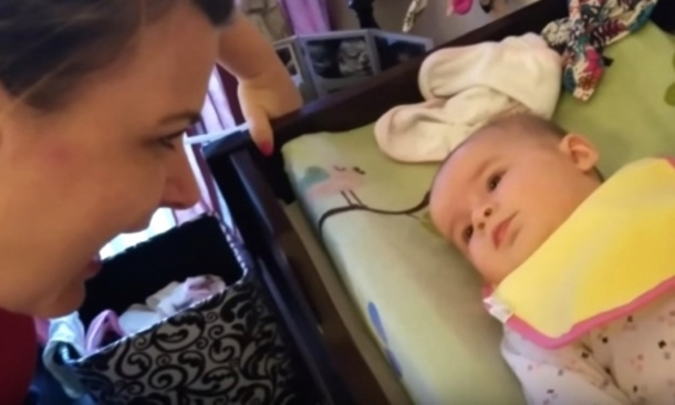 ​Mother Looks At Newborn Baby Girl And Tells Her I Love You - Her Response Has The Internet In Tears - picture 2