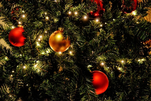 10 Amazing Christmas Ornaments & Baubles - picture 2