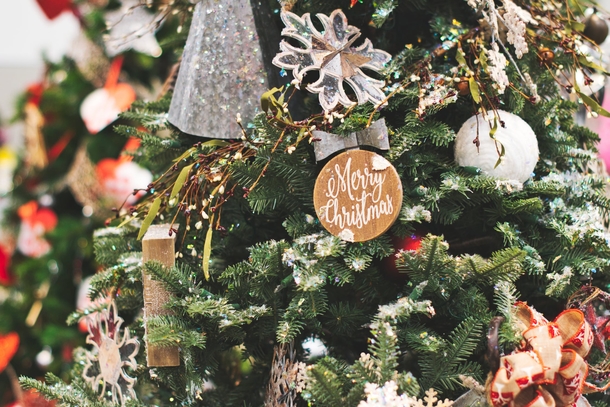 10 Amazing Christmas Ornaments & Baubles - picture 6