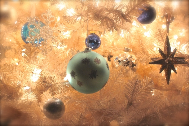 10 Amazing Christmas Ornaments & Baubles - picture 8