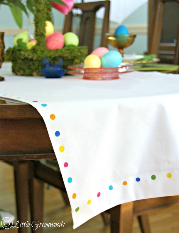 10 Amazing DIY Table Runner Ideas - picture 10