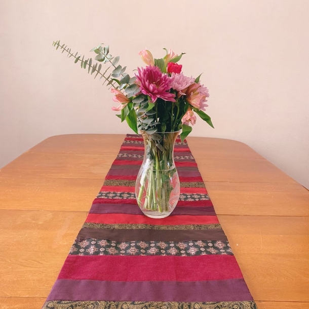 10 Amazing DIY Table Runner Ideas - picture 11