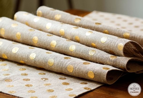 10 Amazing DIY Table Runner Ideas - picture 2
