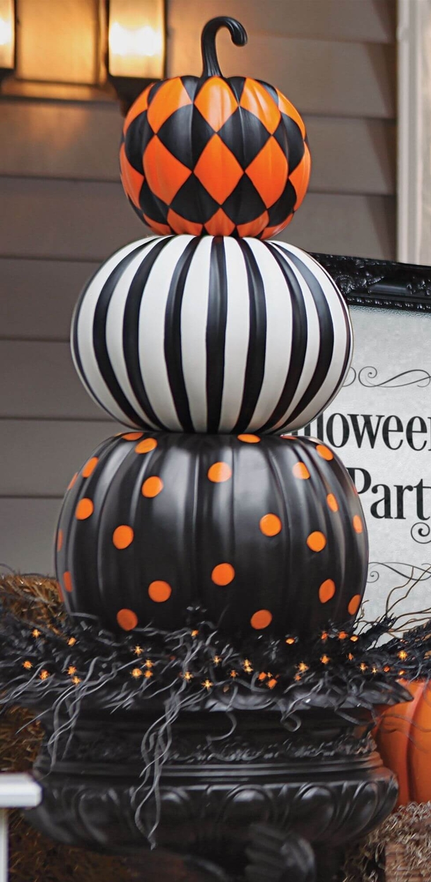 10+ Awesome And Cool Halloween Porch Decoration Ideas - picture 13