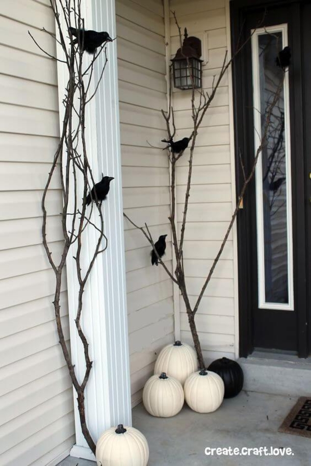10+ Awesome And Cool Halloween Porch Decoration Ideas - picture 4