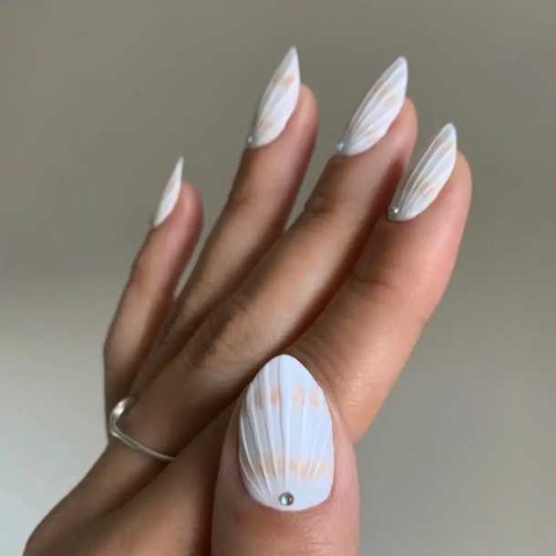 10 Beautifully Bright Summer Nails You Should Try Now - picture 5