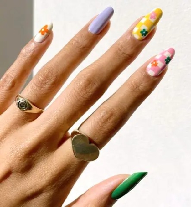 10 Beautifully Bright Summer Nails You Should Try Now - picture 7
