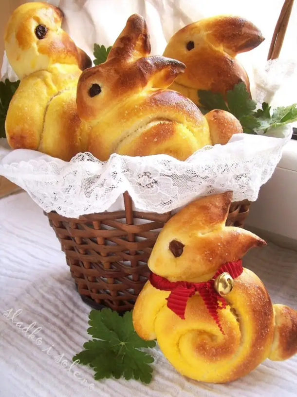 10 Best Easter Bread Recipes To Try This Year! - picture 5